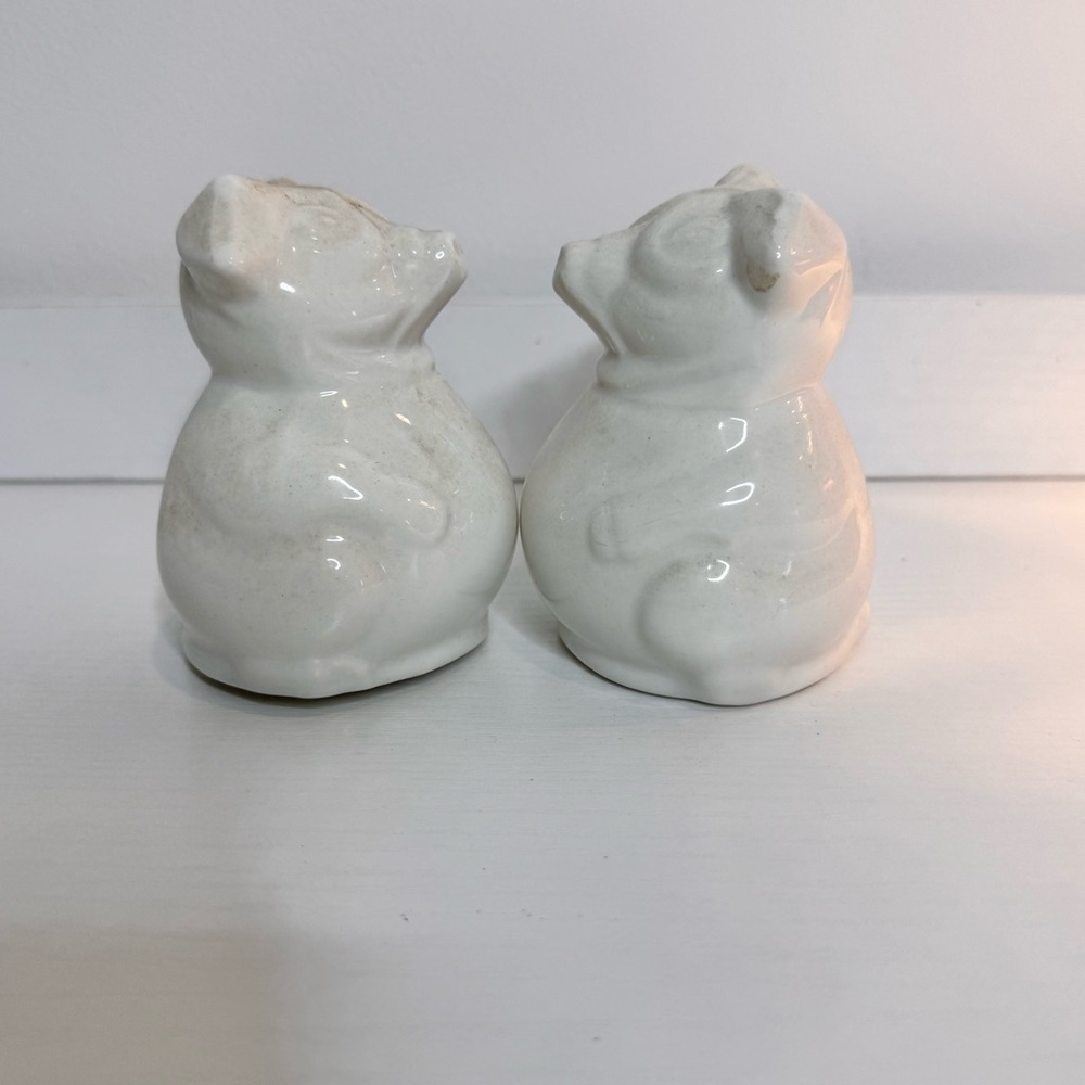White Vintage Ceramic Pig Salt & Pepper Shakers - Picture 5 of 6